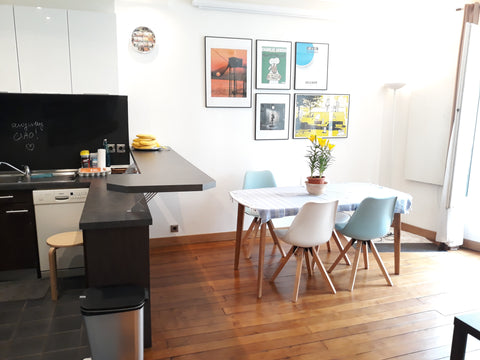 This 60sqm house is a 3-minute walk from the Bibliothèque François Miterrand and Barcelona, Spain Charme in Paris! Entire rental unit vacation rental 24152490