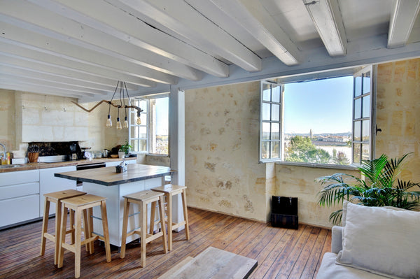 This splendid apartment offers you all the comfort and charm for an exceptional  Bordeaux, France LE SECRET DE BACCHUS | View of le Pont de Pierre Entire rental unit vacation rental 29917924