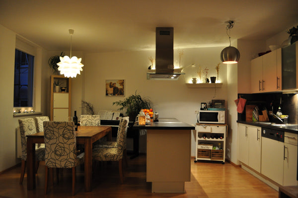 Sonnige 2-Zimmerwohnung mit Wohnküche, Balkon, Schlafzimmer, Toilette & Bad; Die Vienna, Austria Helle Wohnung mit Balkon/bright apartment +balcony Entire rental unit vacation rental 16331888