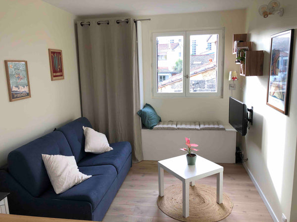 Très joli studio situé à 10min de la gare St Jean, dans le quartier Talence Caud Talence, France Studio neuf, cosy, tout équipé, 10 min Gare de Bdx Casa particular vacation rental 563793308542701291