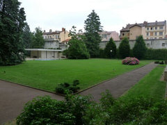 Mon logement est situé dans une résidence sécurisée avec gardien, jardin, interp Grenoble, France Studette à 10 min à pieds de La Part Dieu ! Entire rental unit vacation rental 13428383