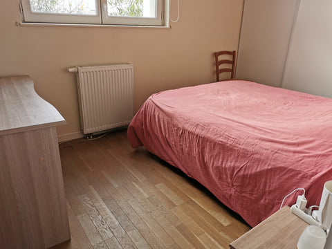 Situé à 10 km de Bordeaux, accessible en bus, tram ou vélo, cet appartement disp Villenave-d'Ornon, France 1 chambre aux portes de Bordeaux Private room in rental unit vacation rental 45553106