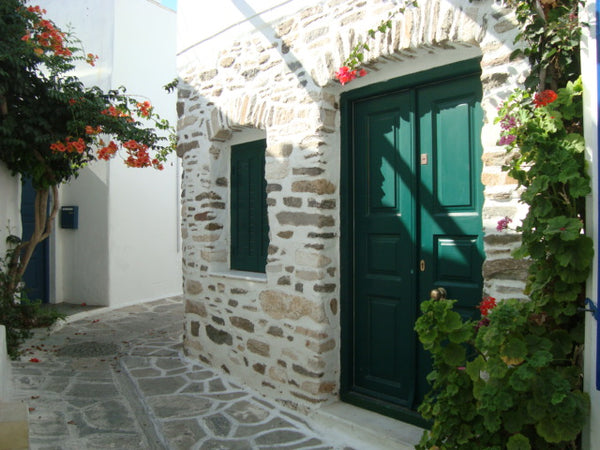 Traditional small house, renovated, in the old part of the town, a short walk fr Nea Erythraia, Greece Traditional small cycladic house in the old town Cycladic home vacation rental 33104135