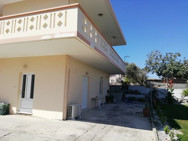 The house is located in a quiet neighbourhood 2 km far from the centre of Kissam Agios Antonios, Greece Cozy Apartment in Quiet Family House in Kissamos Entire rental unit vacation rental 18480197
