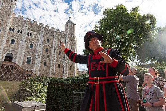 Best of Royal London including Tower of London  Changing of the Guard and Cruise  Private Tours and Travel Guide Europe London CITY London Destination Tour