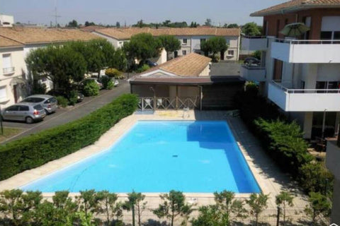 Joli appartement très proche de la gare de Bordeaux (10 min en tram), tout confo Bègles, France SuperbeT2tout incluBordeaux-Bègles piscine+parking Entire rental unit vacation rental 22304830
