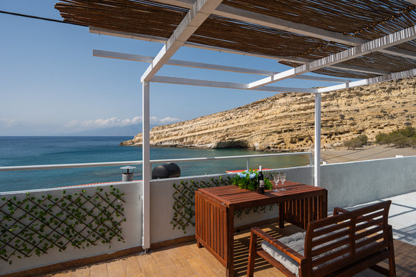 Enjoy a stylish experience at this centrally-located with view to Matala Caves.<  Flores Playa Sea View Studio Entire rental unit vacation rental 593999878354146144