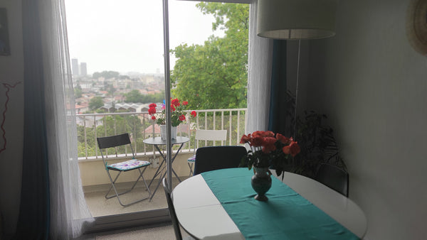 Chambre dans appartement. J' insiste sur le fait  que je ne souhaite que DES VOY France chambre Bx bus gare aeroport. IMPORTANTlire resume Private room in condo vacation rental 9449681