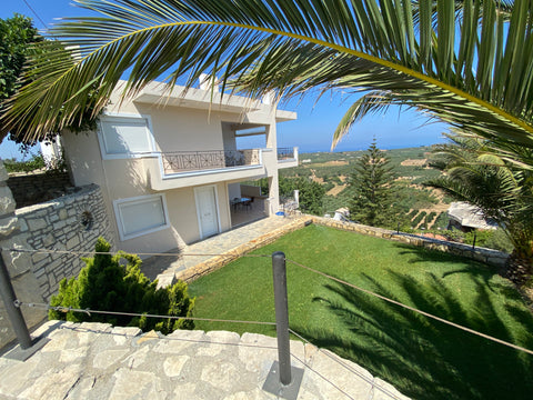 A new Lovely house for your holiday , excellent for a family, couples or a group  Theas house near the sea Entire villa vacation rental 39579544