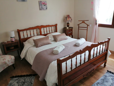 Maison de charme 120m2  rénovée à votre arrivée je vous accueille . Environnemen  Charmante maison  sur parcelle de 1200m2 Entire home vacation rental 27188925