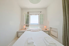 Σε πανέμορφη τοποθεσία διαθέσιμα δύο διαμερίσματα ιδιαίτερης αρχιτεκτονικής αισθ Greece Sea Light Aparments / Agios Sostis Entire place vacation rental 19819691