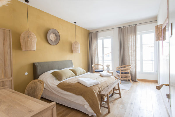 L'établissement les pénates bordelaises est une chambre d'hôte chez l'habitant e Paris, France Suite Pénate 2 - chambre d'hôte les pénates bordel Private room in bed and breakfast vacation rental 597462613078054445