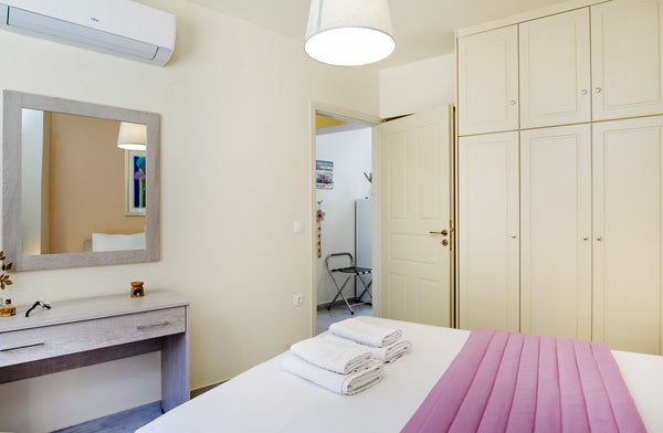 A comfortable ground floor modern flat located right next to Koum Kapi beach, st Chania, Greece Melina Sea & City apt 2 next to Venetian Harbor Entire rental unit vacation rental 33342011