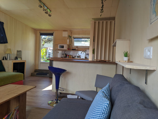 Hi !<br />Near Pessac city center, in a calm little street, with independant ent Pessac, France L'Atelier : studio douillet Entire guesthouse vacation rental 54277279