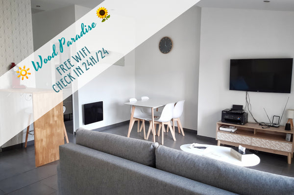 Un petit coin de paradis proche de tous les commerces. Le Wood Paradise vous acc Pessac, France Le Wood Paradise, fibre, tout équipé Entire home vacation rental 49494826