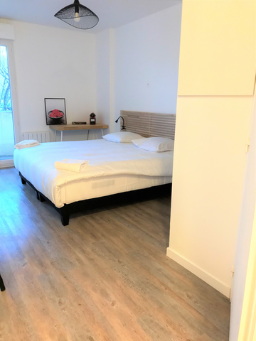 Nous somme certain que vous apprécierez cet appartement . Il dispose d'un lit ki  Bel appartement design tout confort (Parking Gratuit) à 10 minutes de Bordeaux Entire rental unit vacation rental 50302653