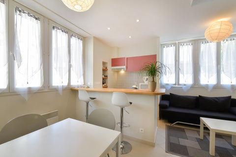 This is a bright studio located on the ground floor of a small stone building, i Bordeaux, France Large studio in Bordeaux Entire rental unit vacation rental 7183075