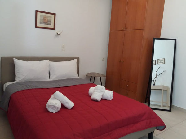 -Near to Airport<br />-Near to port<br />-Near to bus stop<br /><br /><b>The spa Heraklion, Greece Groundfloor Comfy Near to Airport Apartment Entire rental unit vacation rental 25176228