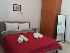 -Near to Airport<br />-Near to port<br />-Near to bus stop<br /><br /><b>The spa Heraklion, Greece Groundfloor Comfy Near to Airport Apartment Entire rental unit vacation rental 25176228