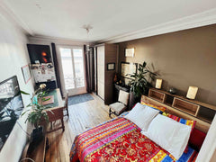 Vous louez une chambre dans un appartement en haut de la colline de la butte Mon Paris, France Large Room in Montmartre with double bed Private room in rental unit vacation rental 25667249