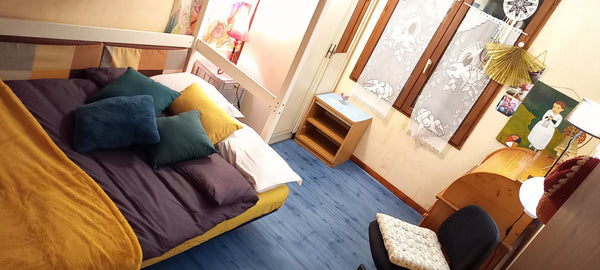 Une chambre paisible dans une maison située dans une impasse.<br />À 3 mn à pied Talence, France Chbre&salle d'eau privée, véranda; Thé&Café offert Private room in bed and breakfast vacation rental 54382656