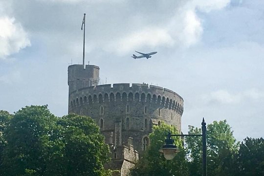 Heathrow Airport Arrival To London Via Windsor Castle  Private Tours and Travel Guide Europe London CITY London Destination Tour