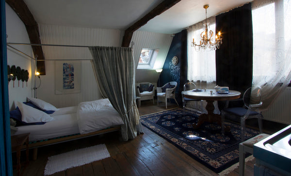 Stay at the 17th century house of graphic artist Gaby De Schepper in the histori Ghent, Belgium Artist habitat in the center (2pax) Private room in townhouse vacation rental 4696196
