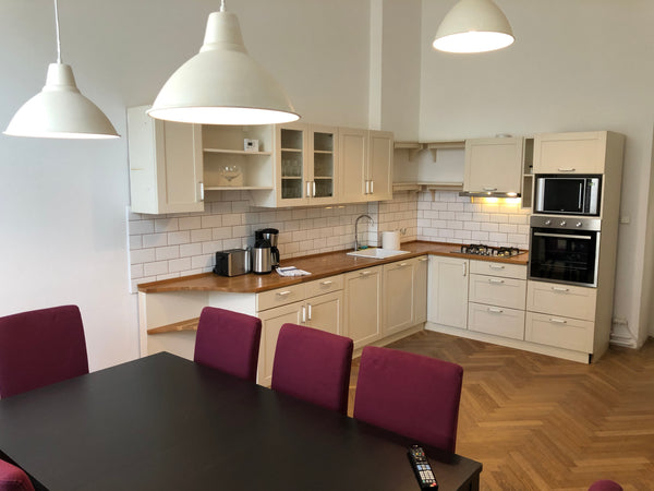 Perfectly furnished large 3-bedroom Florentinum Gate flat. Full use of flat to y Prague, Czechia Florentinum Gate 3-Bedrooms, Balcony (Old Town) Entire rental unit vacation rental 40929763