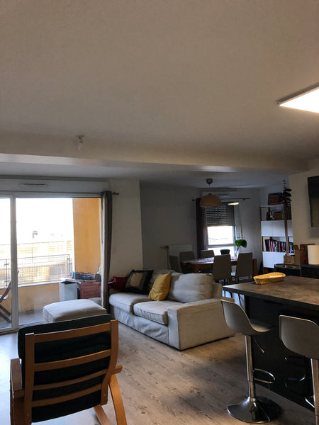 À côté de la Cité du Vin, une chambre privée d’un bel appartement tranquille est Carrières-sur-Seine, France Chambre privée près de la Cité du Vin Private room in rental unit vacation rental 52473463