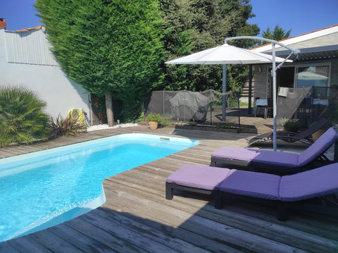 Maison conviviale pour 4 adultes + 1 enfant (et non 5 adultes), dans un quartier Villenave-d'Ornon, France Maison conviviale avec piscine privée chauffée Entire home vacation rental 41207799
