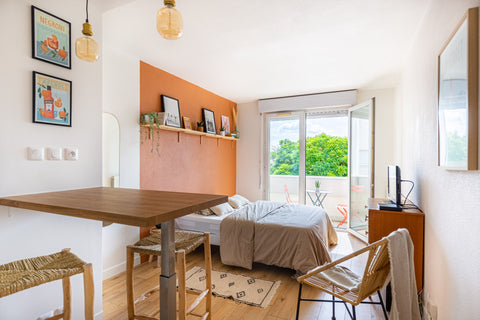 Mon studio vous accueille pour un séjour touristique ou professionnel. <br />Il  Bordeaux, France Studio balcon et piscine Entire condo vacation rental 645294214338310832