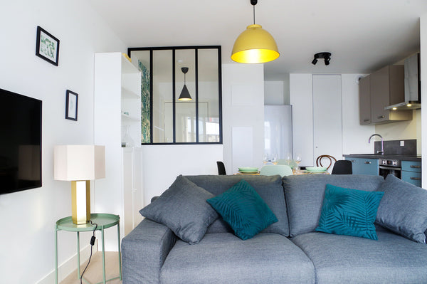 Location meublée dans un charmant appartement très lumineux de 42 m2 situé au 2è Bordeaux, France Le 155 - 42m² avec ascenseur et parking, Mériadeck Entire rental unit vacation rental 42704791