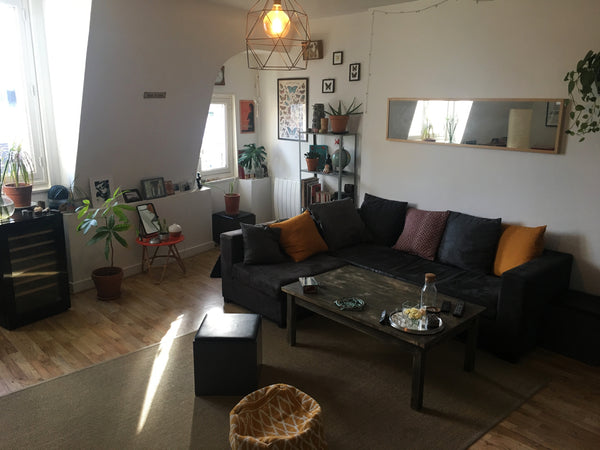 Situé au coeur de Bordeaux (Triangle d'or), dans un très bel appartement de 50m2 Bordeaux, France Superbe appartement cosy - Triangle d'or Entire rental unit vacation rental 24881784