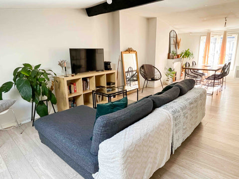 Charmant studio en hyper centre, idéal pour profiter d’une escapade citadine. <b Bordeaux, France Charmant Studio sous les toits en hyper centre Entire rental unit vacation rental 24321995