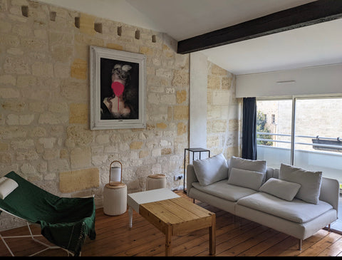 Welcome to Bordeaux!  <br /> <br />This charming 82 square meter apartment is lo Bordeaux, France Appartement 82 M² Proche Du Centre   à 18 Min Entire rental unit vacation rental 701078559623720776