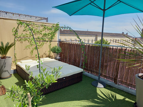 Cet appartement situé au dernier étage avec ascenseur d'une résidence sécurisée  Bordeaux, France Cocon avec grande terrasse et parking sécurisé Entire condo vacation rental 657847209951039548