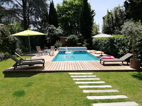 Maison chaleureuse dans une rue calme avec stationnement gratuit. Grand espace e Bordeaux, France Maison Bordeaux Caudéran avec Piscine Entire home vacation rental 35876297