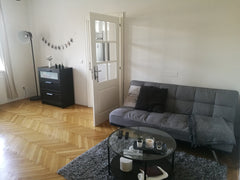 Zentral, Nähe Westbahnhof  Zentrale Wohnung in Wien - Nähe Westbahnhof Entire rental unit vacation rental 29089676