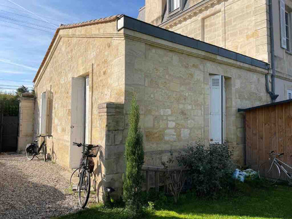 Idéalement situé au pied du tram qui vous emmène au centre ville de Bordeaux  en Le Bouscat, France Charmante maison pour 4 p de 70m2 au pied du tramD Entire home vacation rental 38507525