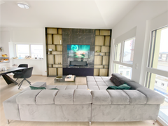 Genieße ein stilvolles Erlebnis in dieser zentral gelegenen Unterkunft. Das Pent  Penthouse - nähe Schloss Schönbrunn, 2 Terrassen Entire rental unit vacation rental 599627250164440971
