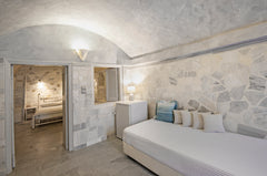 <b>License number</b><br />1057174 Greece Luxury Cave Private room in cave vacation rental 25901601