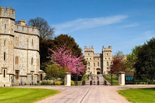 Windsor Castle  Stonehenge  Salisbury and City of Bath Tour  Private Tours and Travel Guide Europe London CITY London Destination Tour