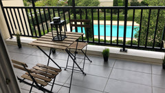 T2 lumineux cozy, grand  balcon vue sur piscine accessible si en fonction. <br / Bordeaux, France cozy, POOL open, 10 min to center/parc des expos Entire condo vacation rental 36999683