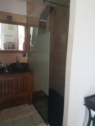 Lit baldaquin<br />Sdb privatisée et kitchenette<br /><br /><b>The space</b><br   Studio indépendant dans maison individuelle Private room in guesthouse vacation rental 40936097