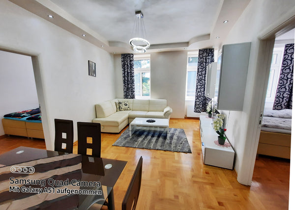 Dieses sonnige Appartement befindet sich gleich  gegenüber dem Schloss Schönbrun Vienna, Austria STEPAN APARTMENT *4 in front of Castle Schönbrunn Entire vacation home vacation rental 583180801888200405