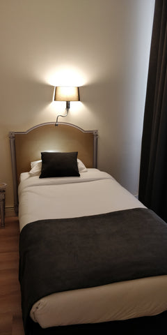 L’hôtel Acanthe Bordeaux, dispose de 20 chambres réparties sur 4 niveaux desserv  Chambre Simple Confort + Room in hotel vacation rental 45215470