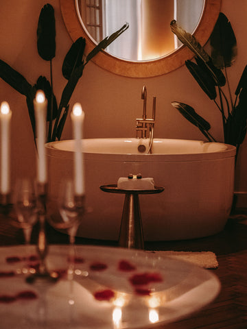 Arrivée en toute autonomie avec notre système de boite à clefs!<br />Petits déje Bordeaux, France Maison Marie-Astrid suite avec Balnéo privée Private room in bed and breakfast vacation rental 54114235