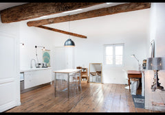 Studio design refait à neuf en 2019, disposant une jolie pièce à vivre lumineuse Bordeaux, France Studio d’architecte : Five Entire rental unit vacation rental 677843617506627763