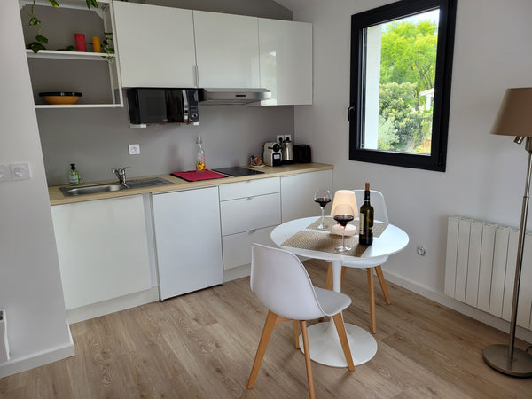 Bright, comfortable apartment (40 m2), located on the 1st floor in a small prope  Apart cozy  modern near Bordeaux in small property Entire rental unit vacation rental 699750387329469949