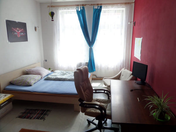 I sometimes have one extra room available, which I would like to leave to visito Prague, Czechia Cosy private room near central train/bus station Private room in rental unit vacation rental 43621585